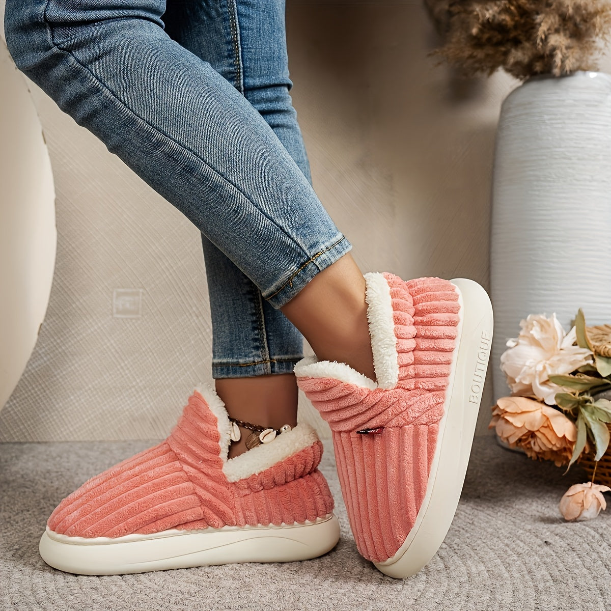 Vera – stickade tofflor